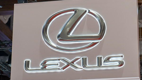 LEXUS